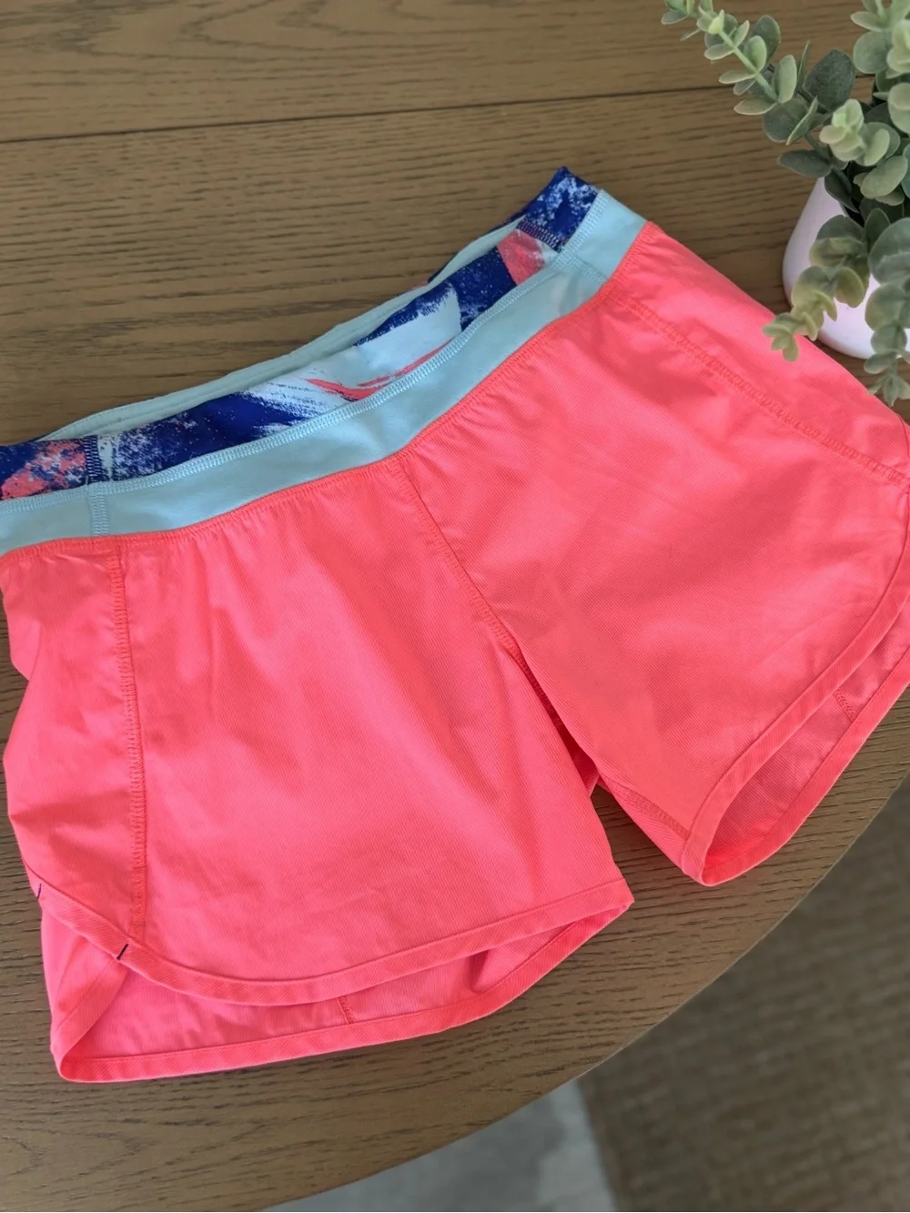 Ivivva by Lululemon Girls Size 14 Neon Coral Running Shorts Activewear - Picture 3 of 6